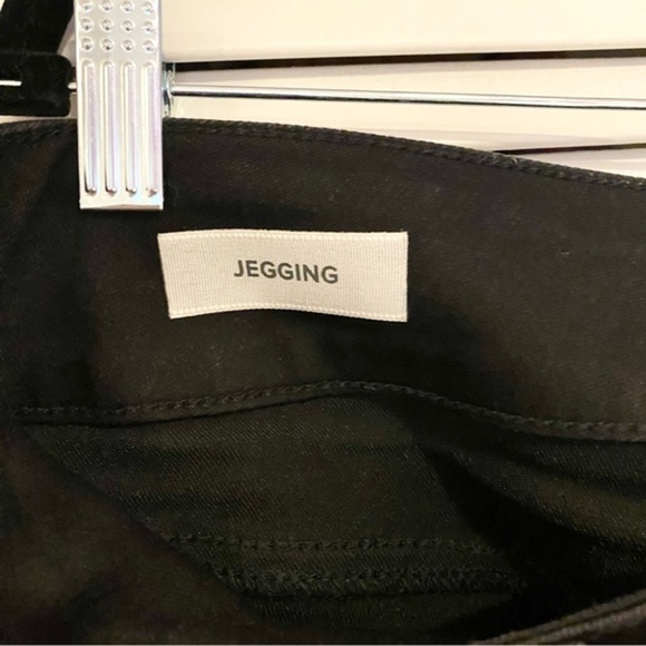 Torrid High-Rise Skinny Jegging Jeans (NWOT)​​ - Picture 5 of 8